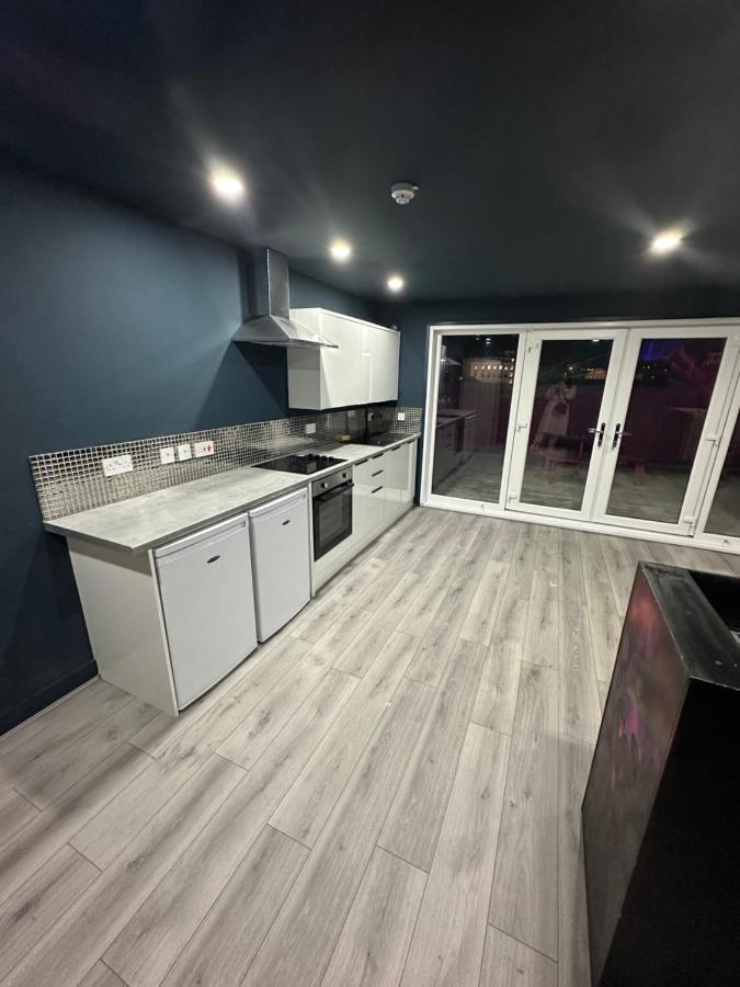 Penthouse Apartment, Sleeps 21 With Terrace Liverpool Ngoại thất bức ảnh